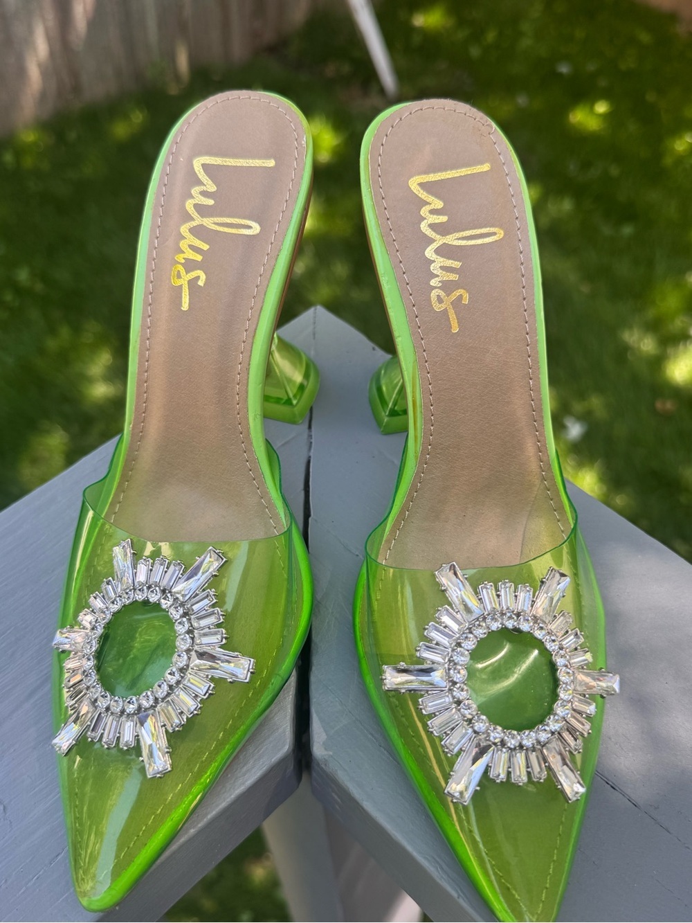 Lulu's Neon Green Crystal Sunburst Pointed Toe Heels size 7 - Picture 1 of 7